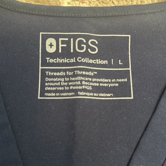Navy Blue FIGS scrub top - Picture 2 of 2